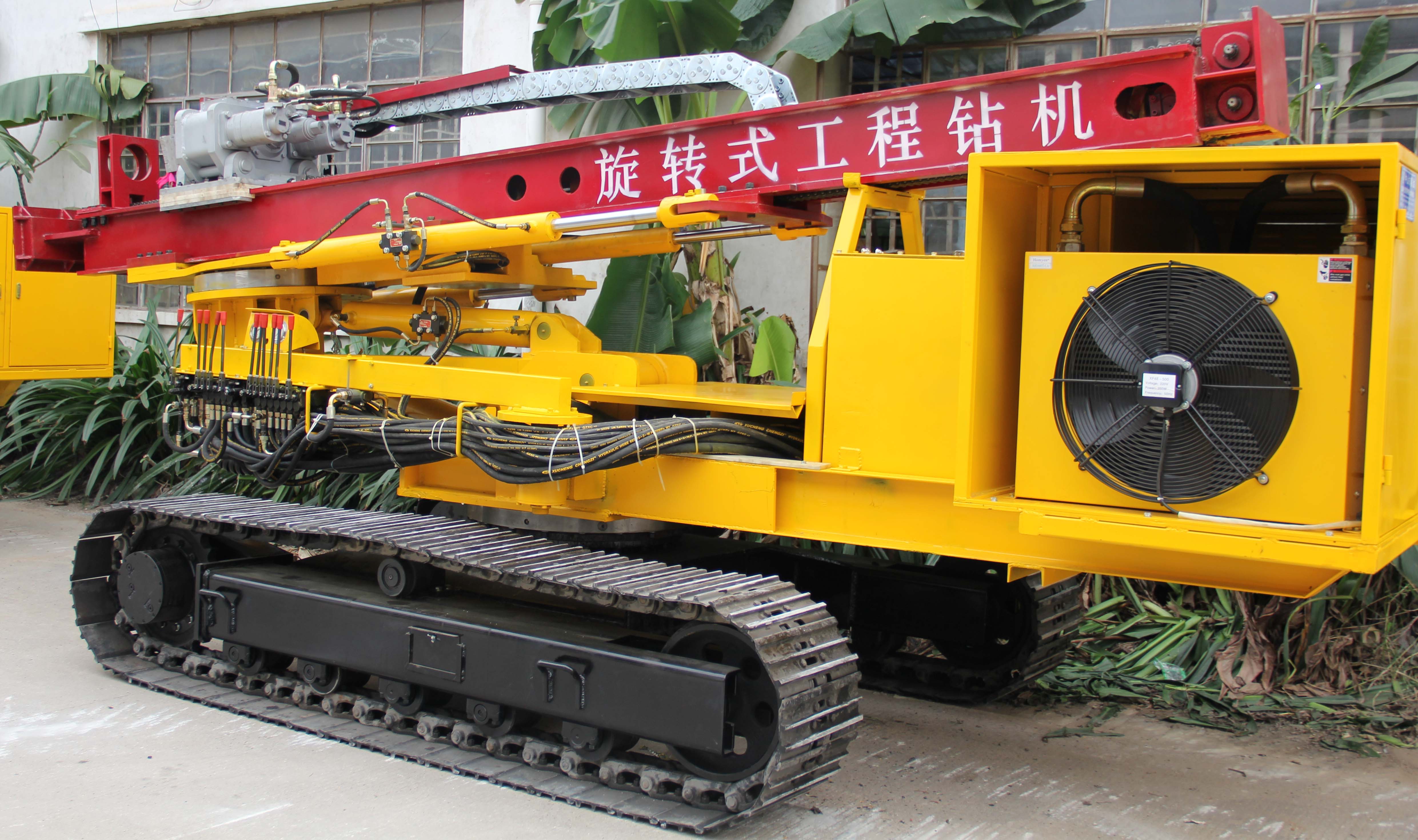 旋轉(zhuǎn)式工程鉆機(jī)